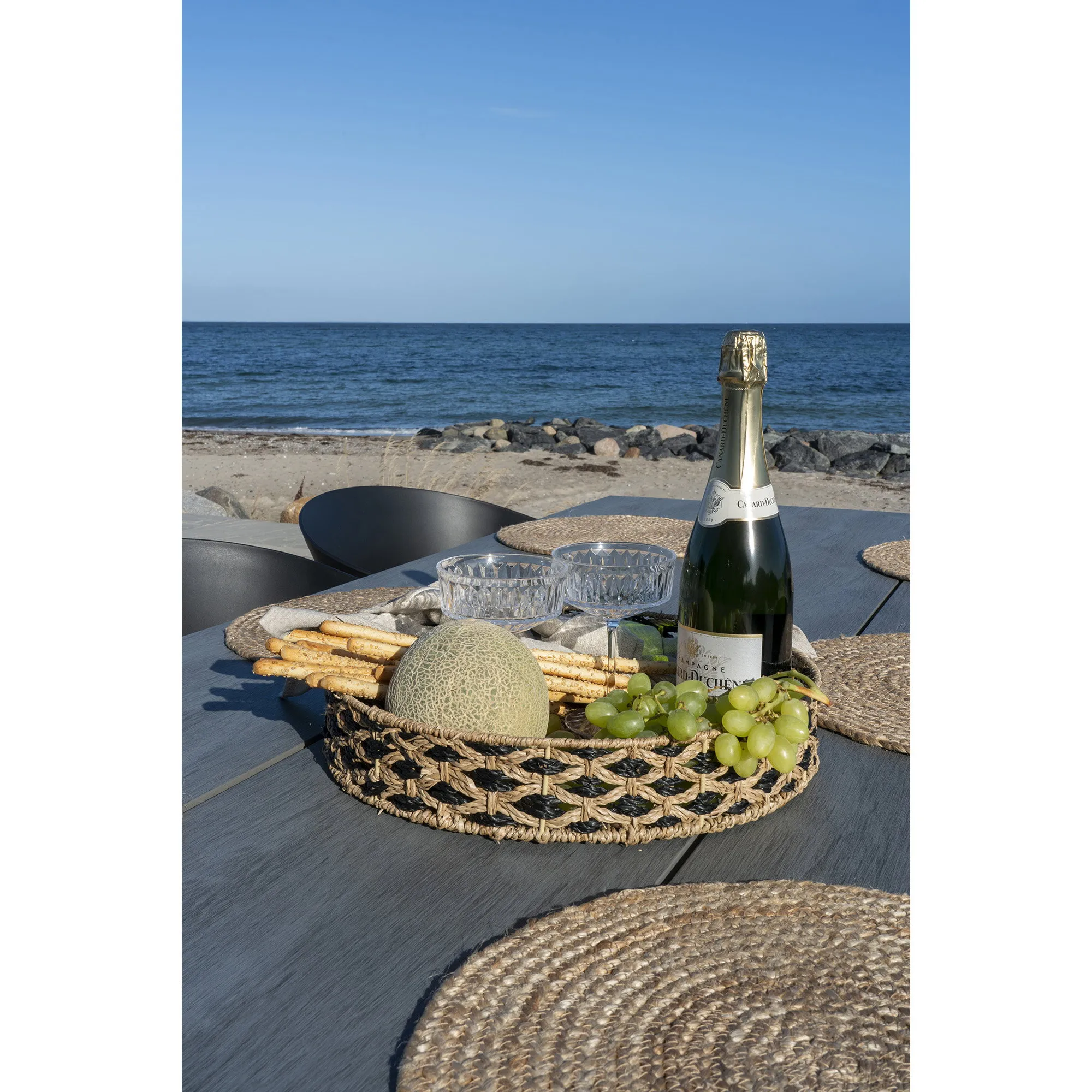 tinkaro Tablett Nerja Seegras ø38 cm Schwarz-Natur