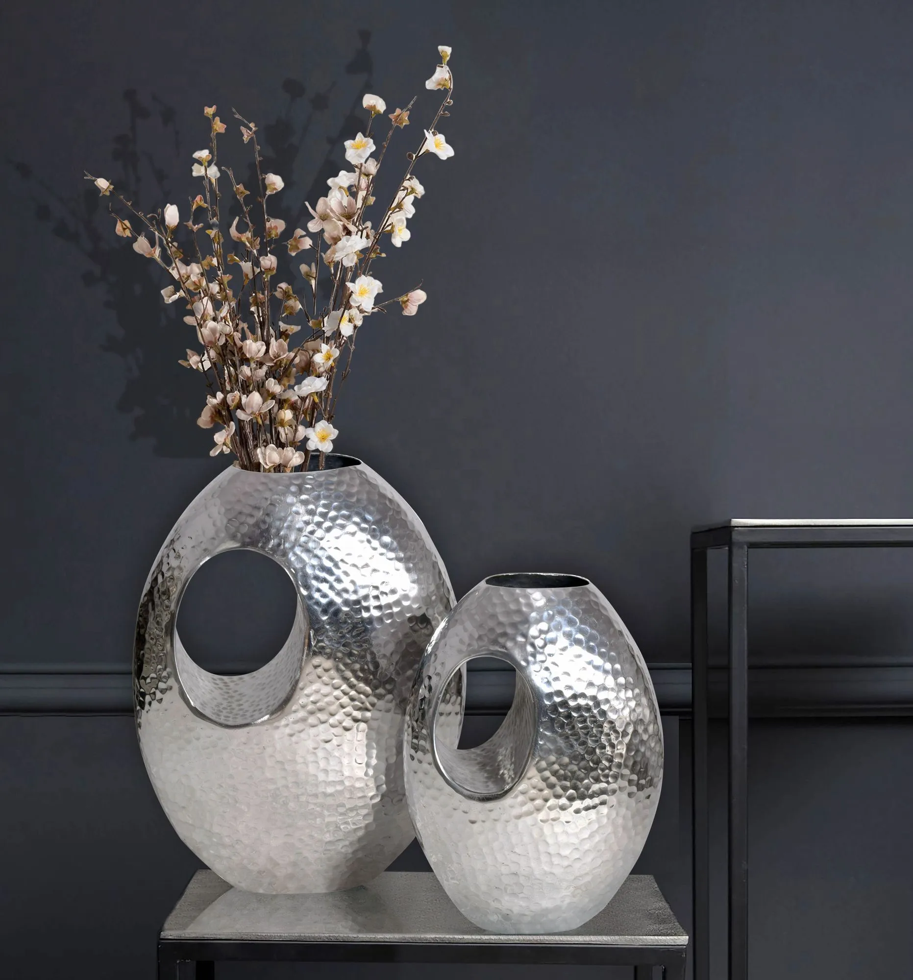 Deko Vase 2er Set Aluminium Silber mit Tragegriff Blumenvase Modern