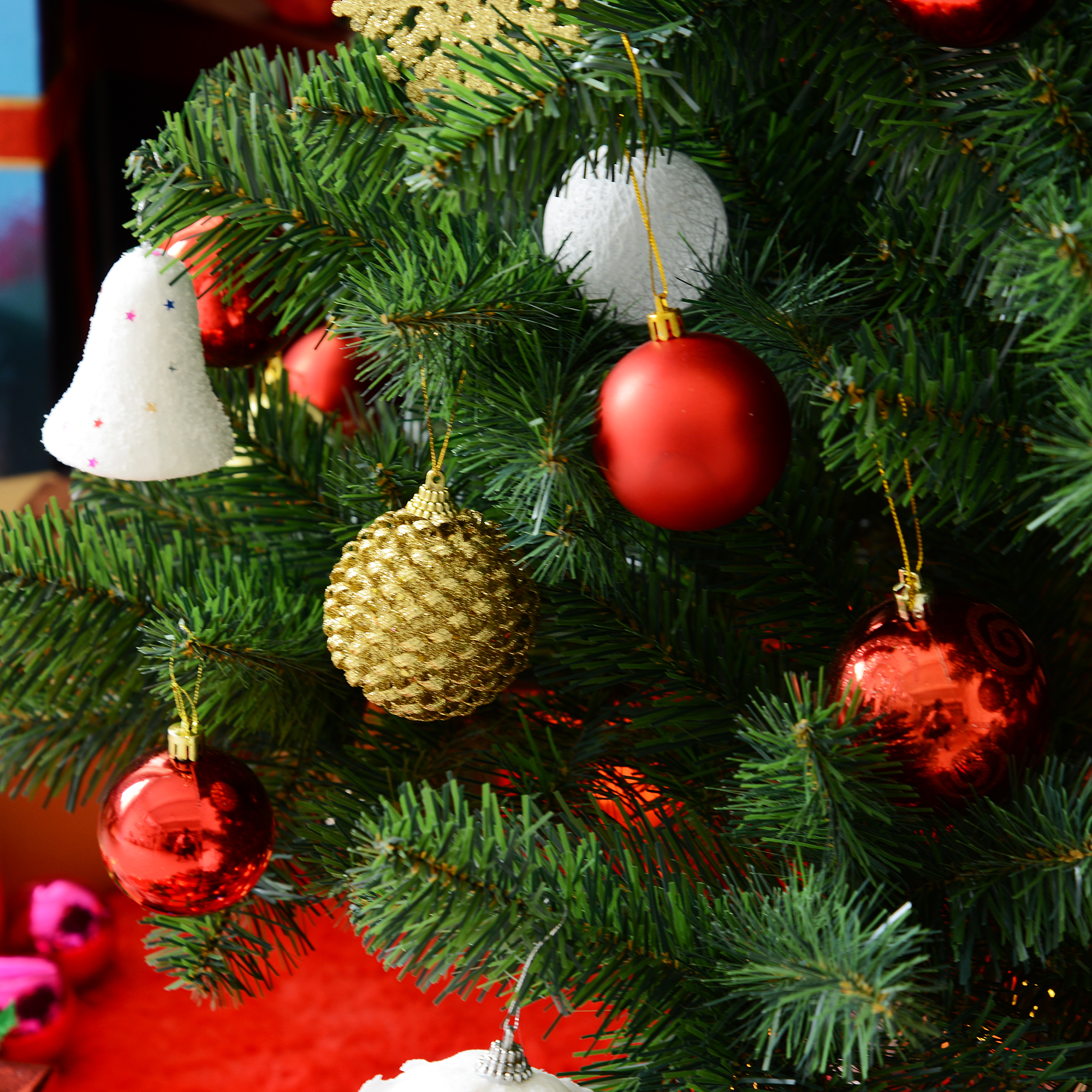 Künstlicher Weihnachtsbaum Kunsttanne 2,1 m Kunststoff Grün