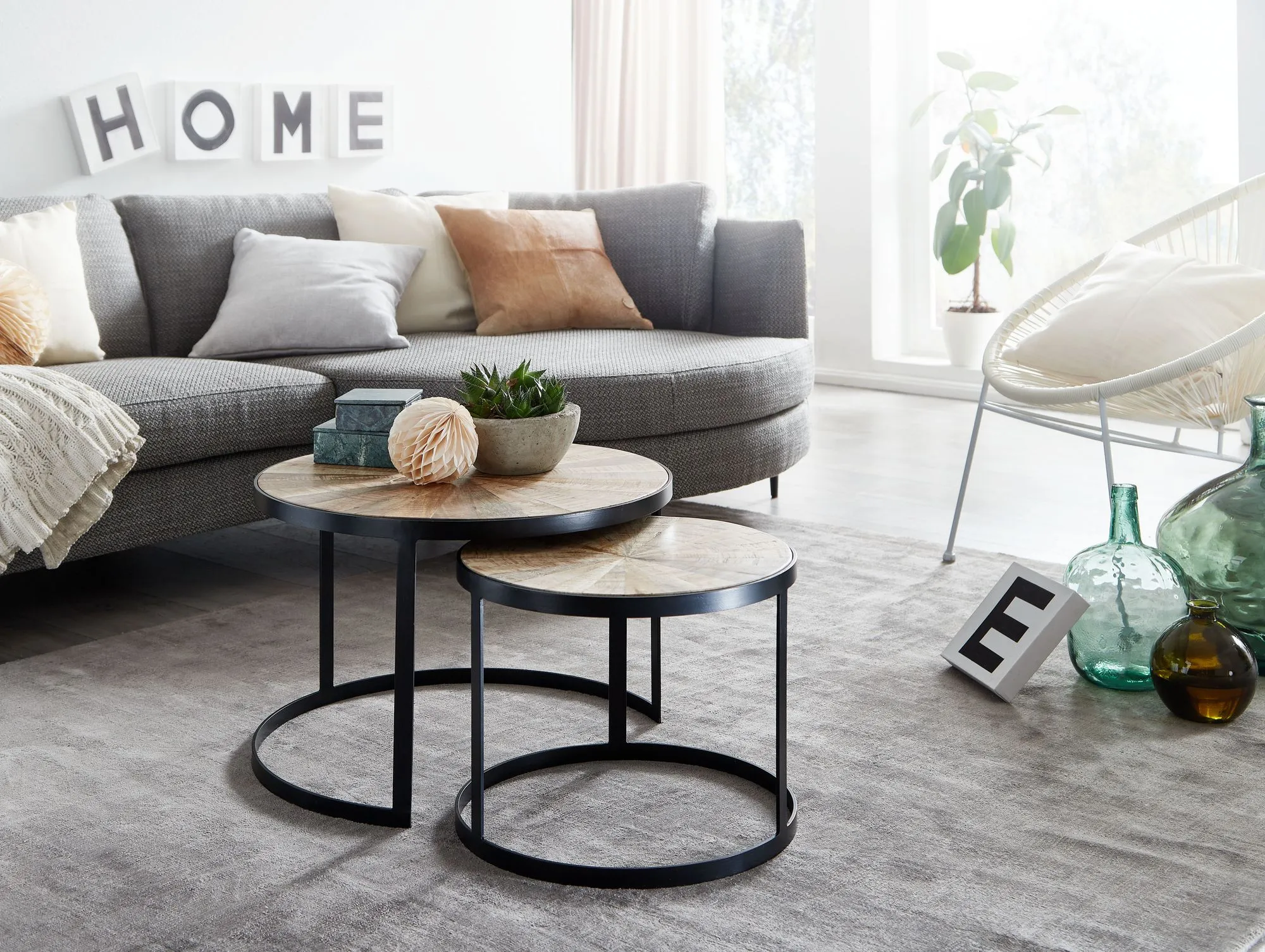 tinkaro Couchtisch rund Set SAYA Holztische Mangoholz Sofatisch Metallgestell