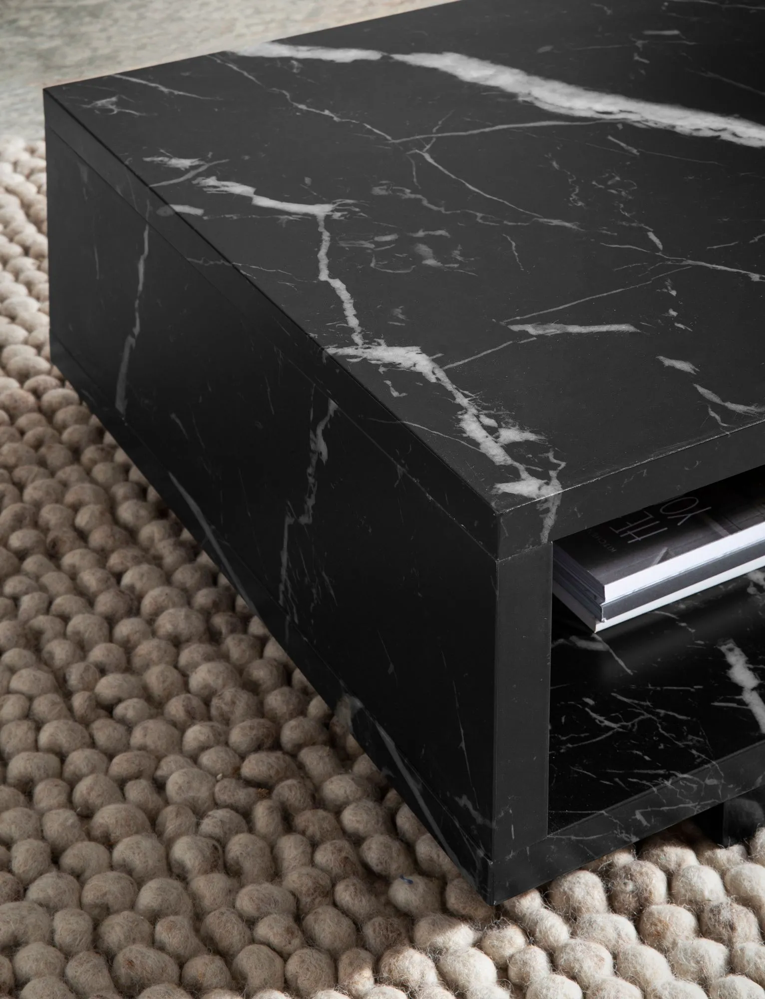 Couchtisch 100x50x25 cm Schwarz Sofatisch in Marmor-Optik Modern
