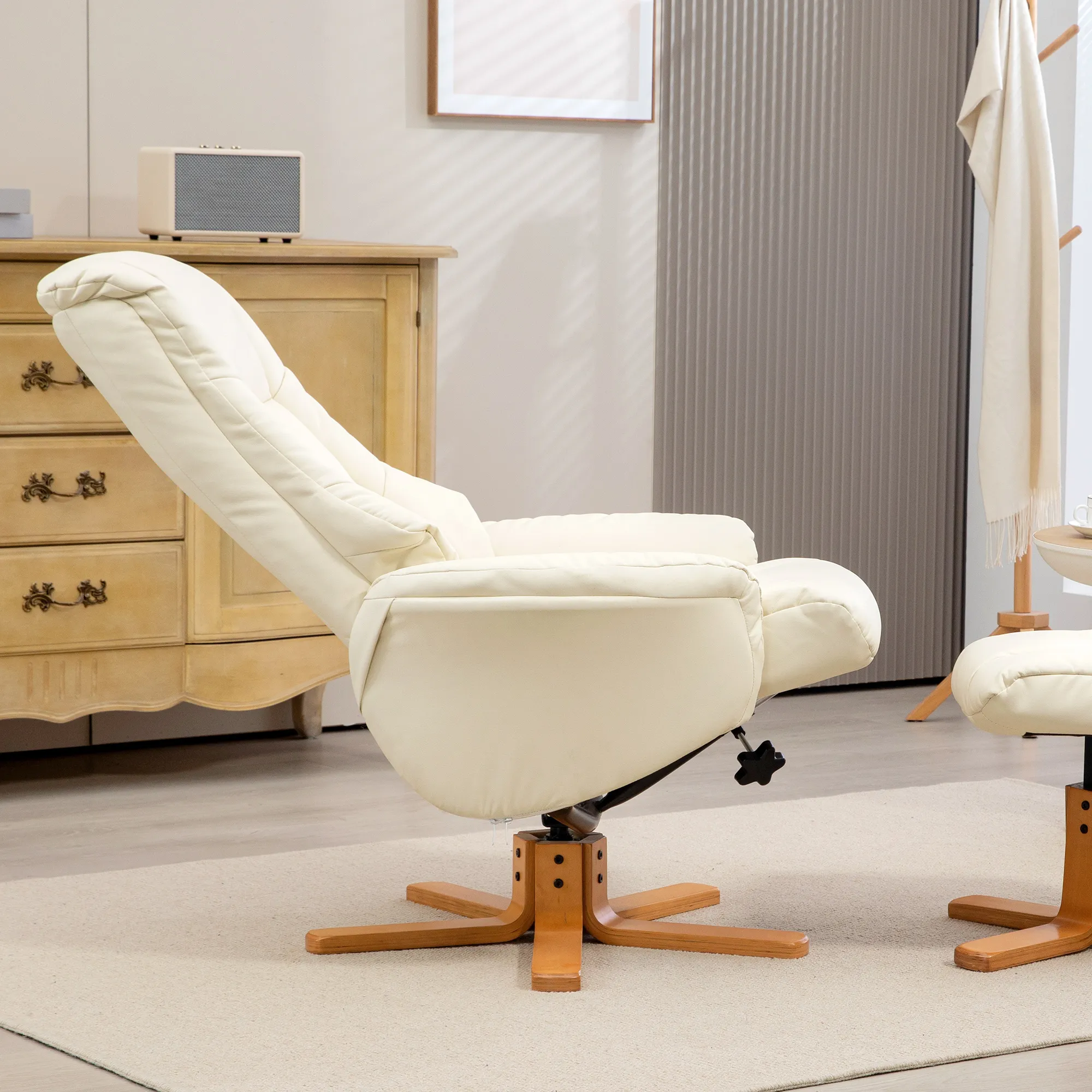 Relaxsessel mit Hocker 71B x 84T x 102H cm in Cremeweiß