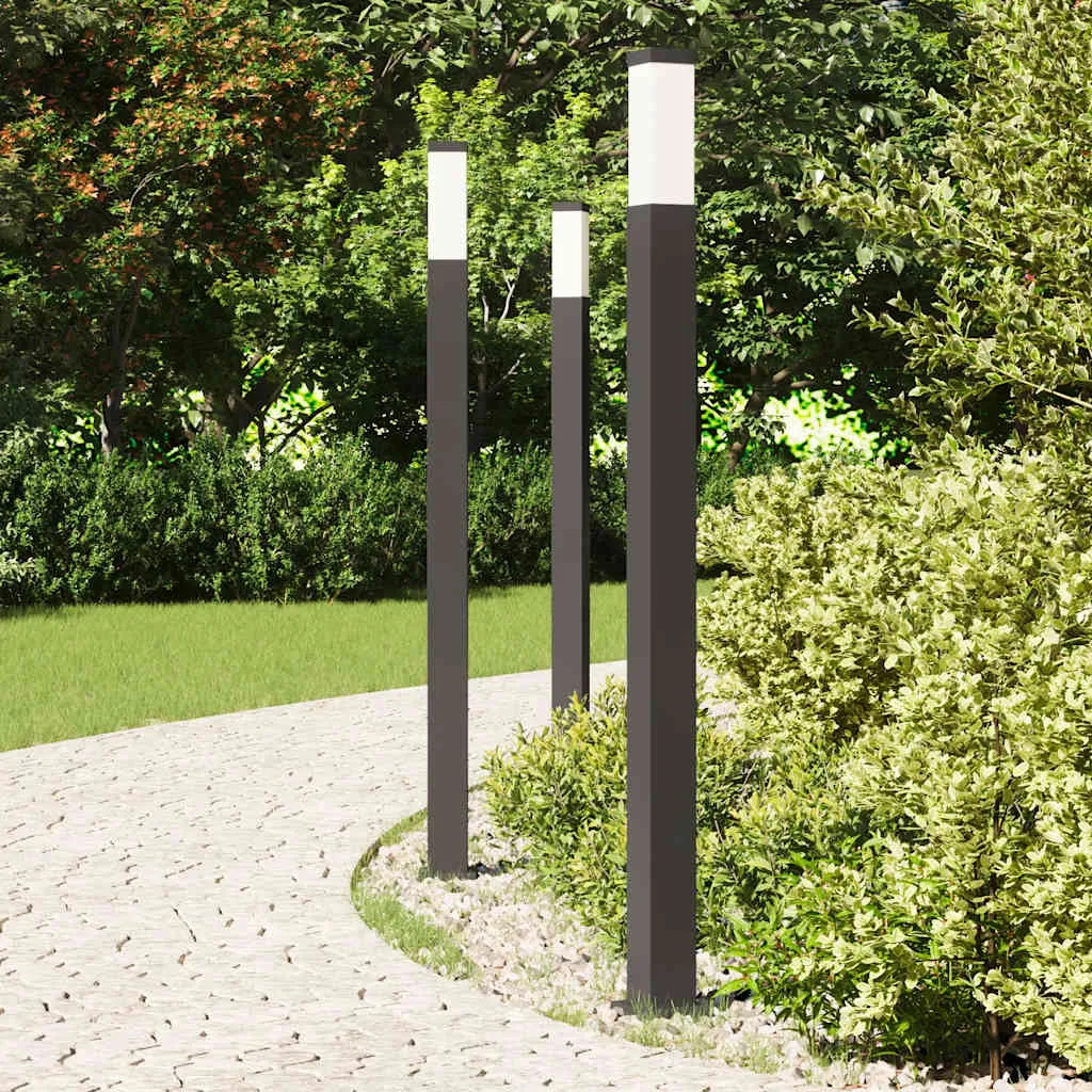 Schwarze Pollerleuchte aus Edelstahl 10x10x110 cm mit IP44 Schutzart