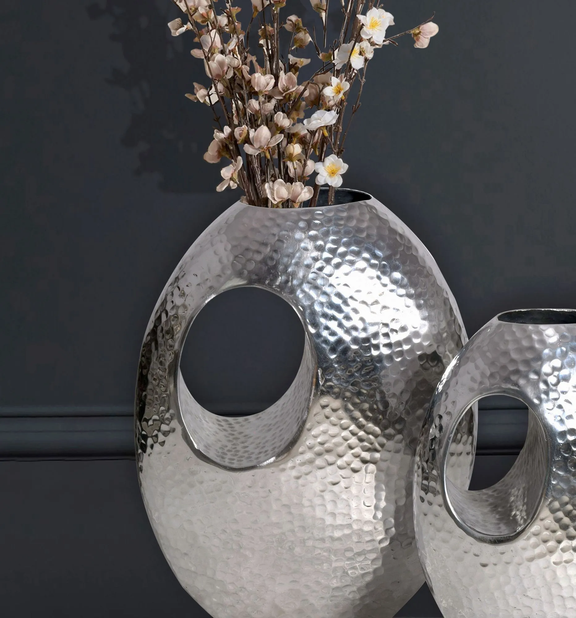 Deko Vase 2er Set Aluminium Silber mit Tragegriff Blumenvase Modern