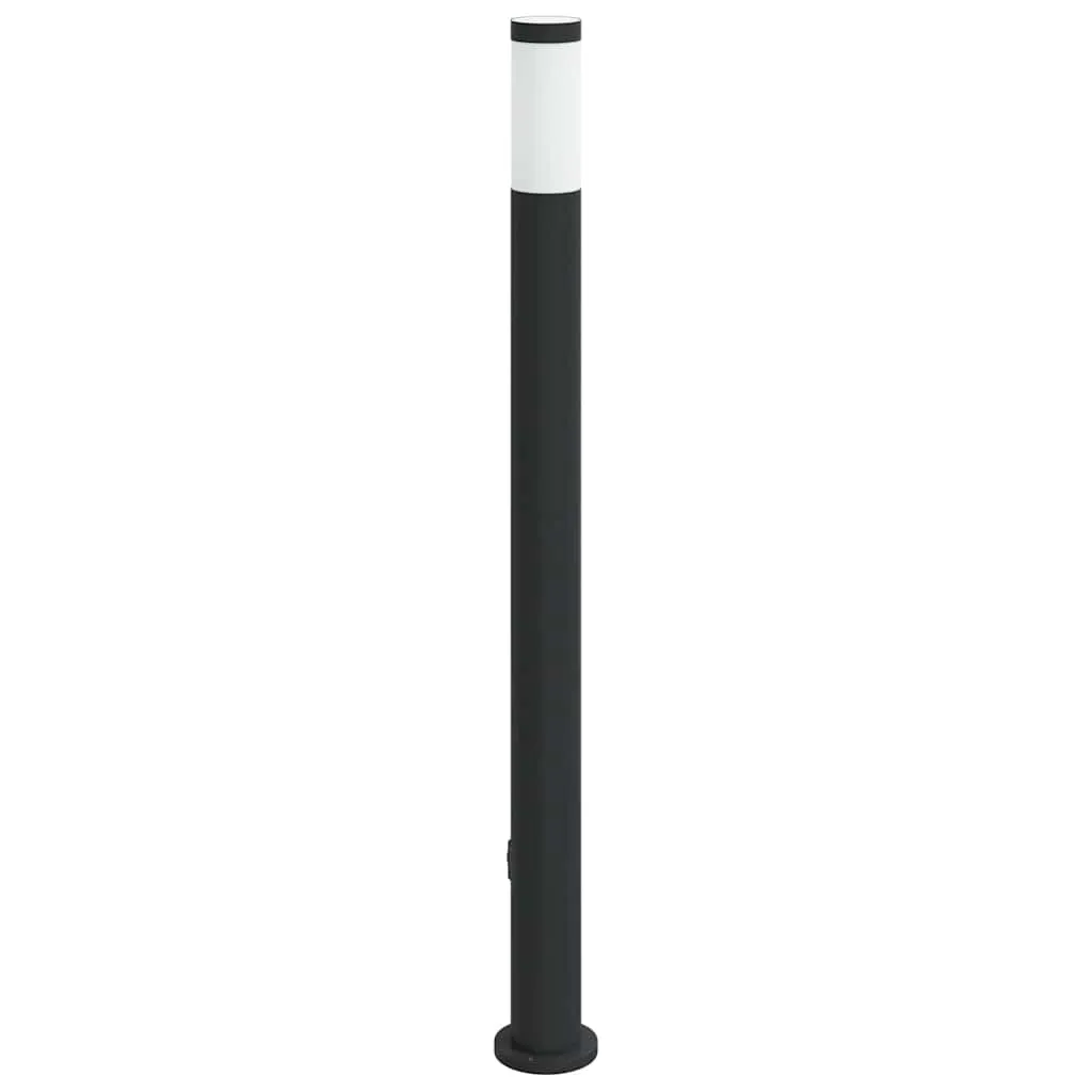 Schwarze Edelstahl Pollerleuchte 11x110 cm mit integrierter Steckdose