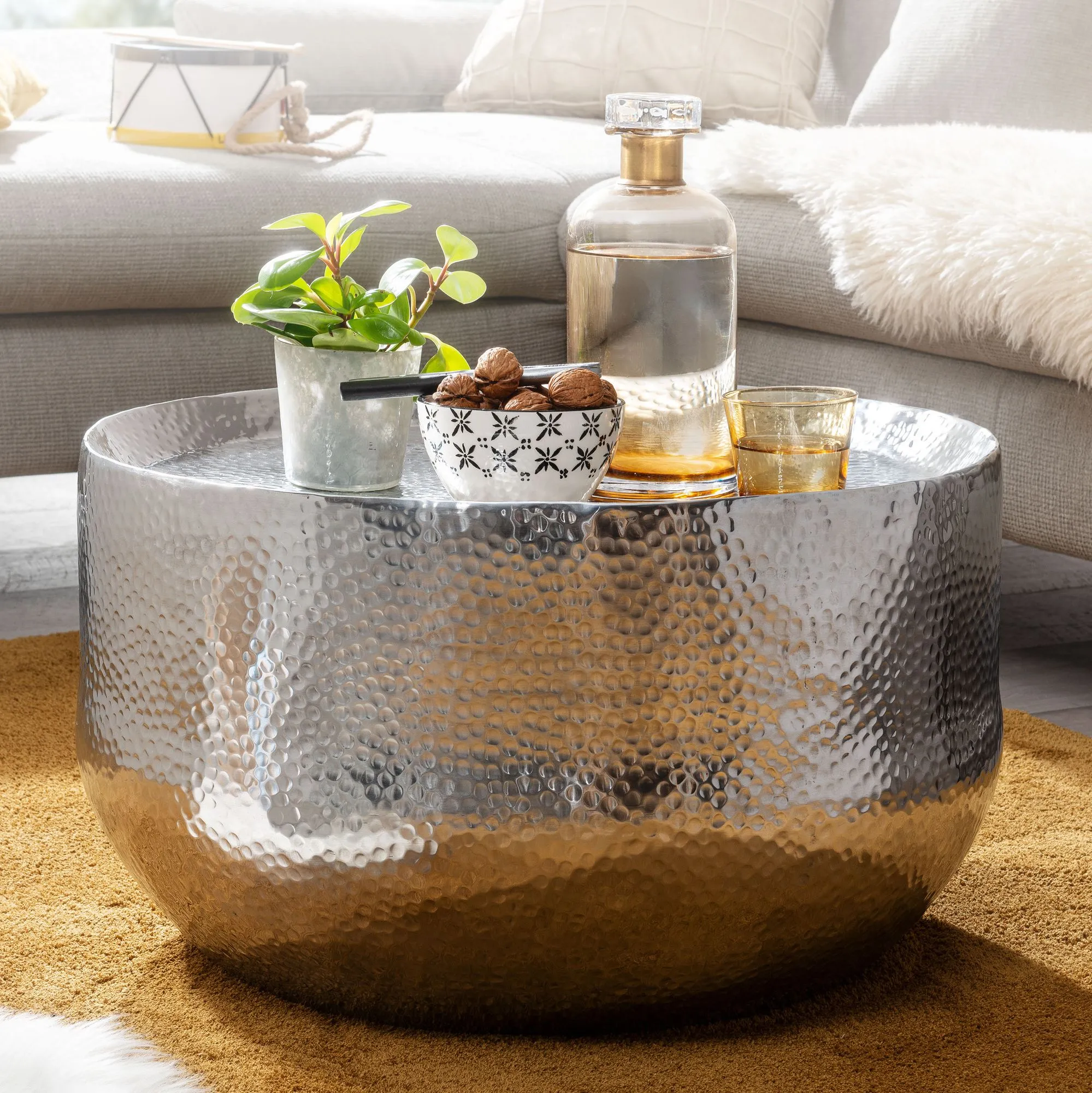 Wohnling Couchtisch Silber 60x60x35 cm Wohnzimmertisch Hammerschlag Sofatisch Metall