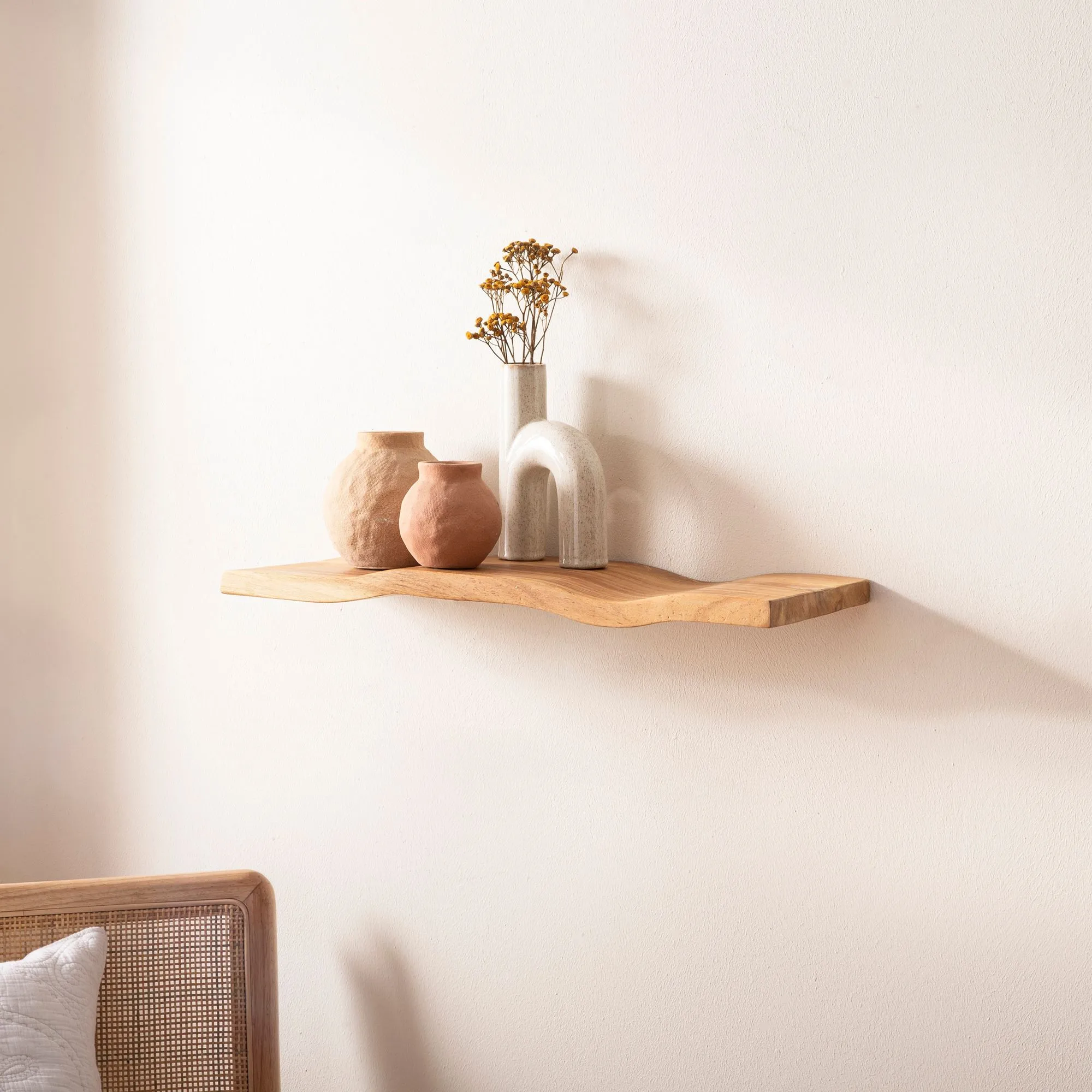 Wandregal Akazie Massivholz 60cm - Schwebendes Design Regal für die Wand Holz massiv - Hängeregal in Wellenform - Wandboard aus Echtholz