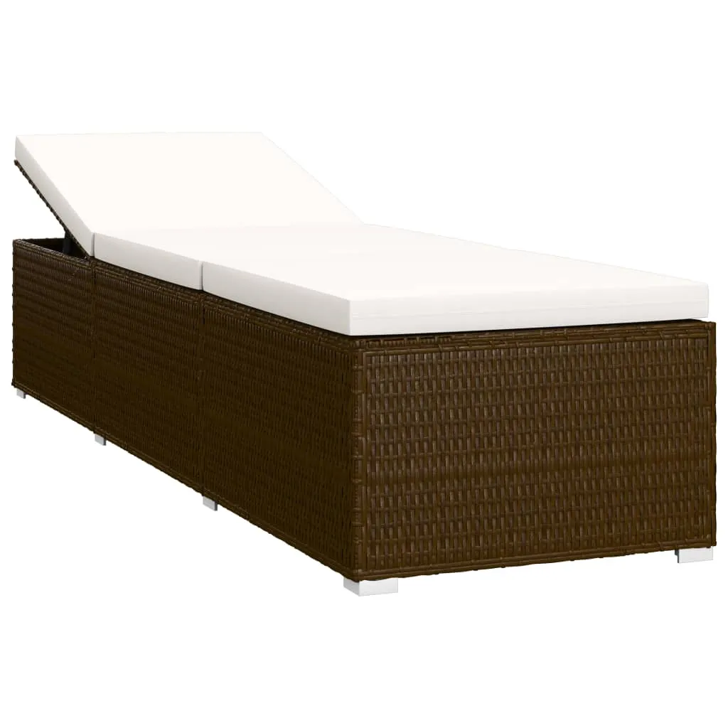 Sonnenliege aus PE-Rattan braun mit cremeweißen Kissen 195x60x31 cm